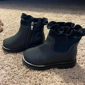 Girls Boots US size 9**Brand new